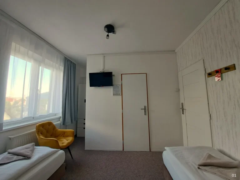Dvojlôžková izba s oddelenými lôžkami – Penzión Alcorso Banská Bystrica