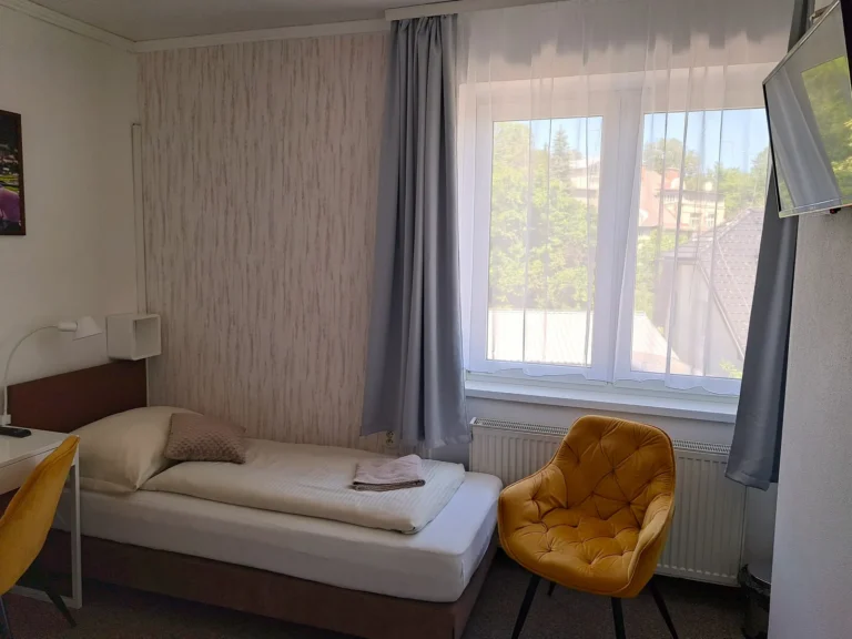 Dvojlôžková izba s oddelenými lôžkami – Penzión Alcorso Banská Bystrica