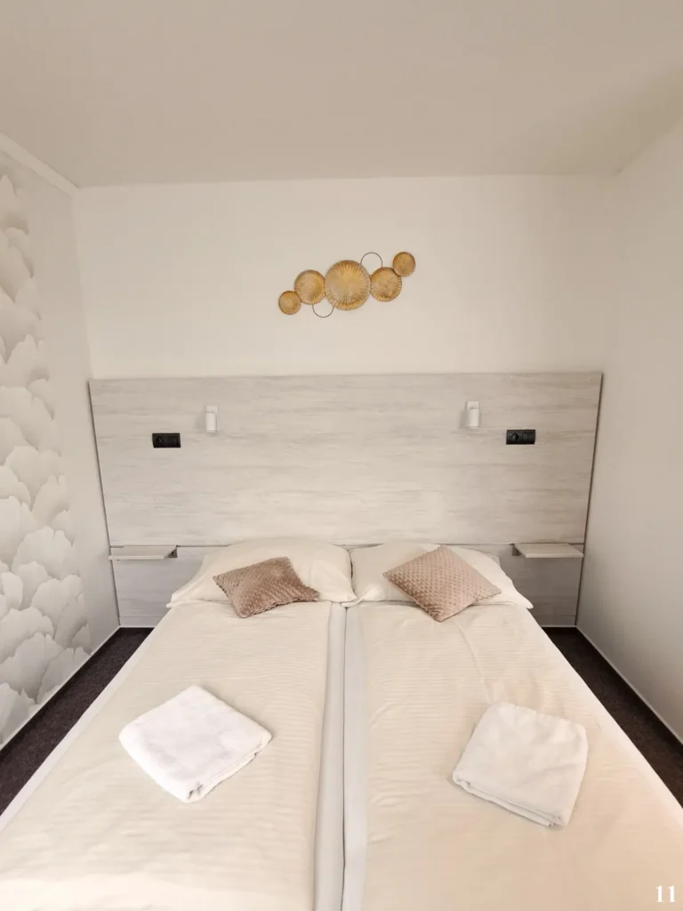 Dvojlôžková izba Comfort – Penzión Alcorso Banská Bystrica