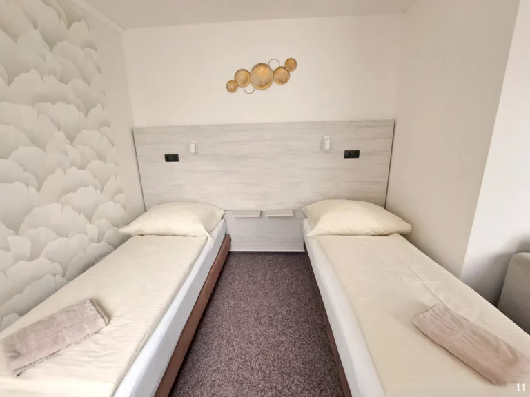 Dvojlôžková izba Comfort – Penzión Alcorso Banská Bystrica