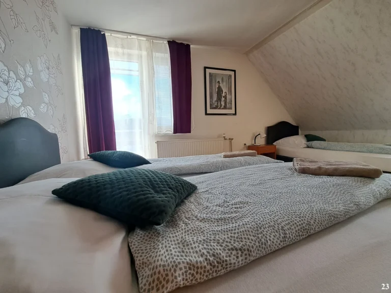 Trojlôžková izba – Penzión Alcorso Banská Bystrica