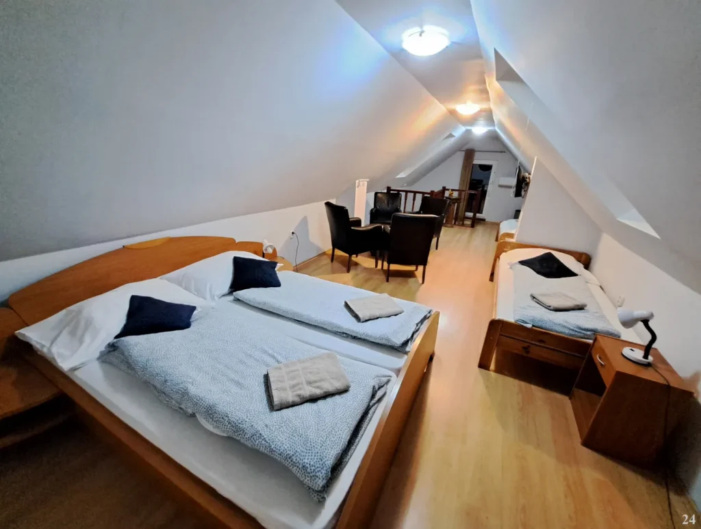 Štvorlôžková izba Duplex – Penzión Alcorso Banská Bystrica