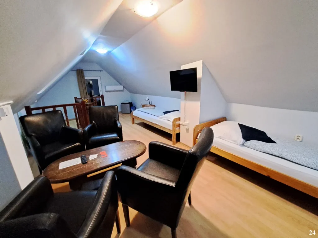 Štvorlôžková izba Duplex – Penzión Alcorso Banská Bystrica
