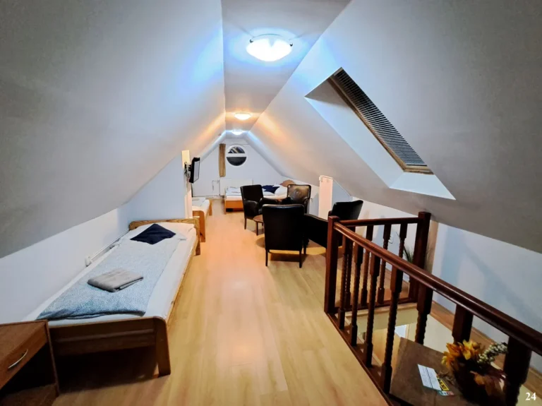 Štvorlôžková izba Duplex – Penzión Alcorso Banská Bystrica